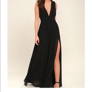 LuLu’s Heavenly Hues maxi in black. Size Small